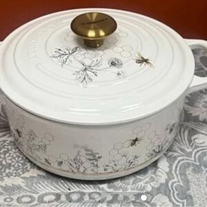 NEW Le Creuset #24 Enameled Cast Iron Round Dutch Oven 4.5 Qt Honeycomb FRANCE